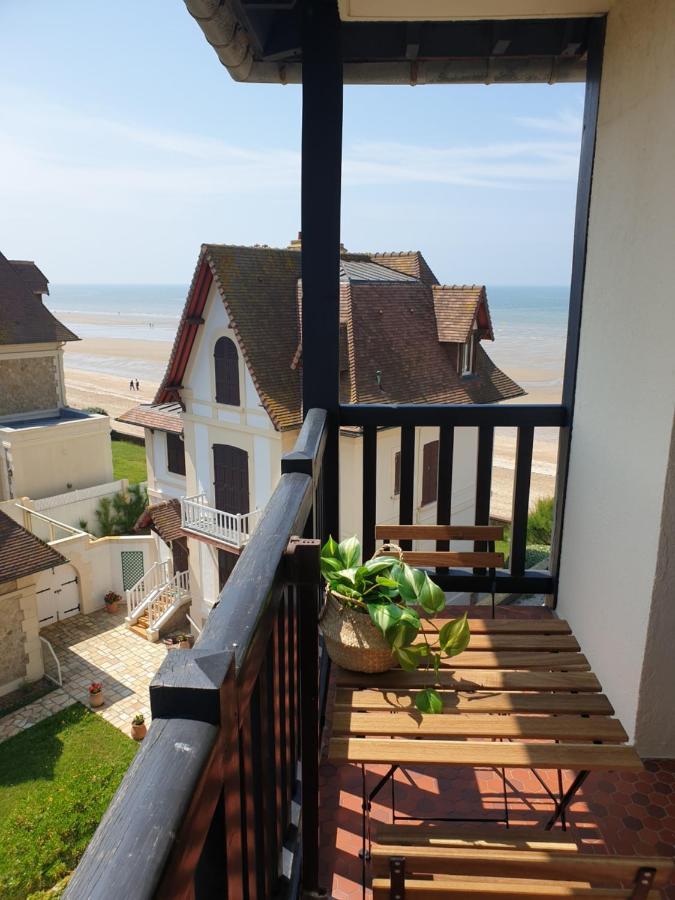 M2M Studio avec balcon - vue magnifique face campagne et côté mer - les pieds dans l eau! Blonville-sur-Mer Esterno foto